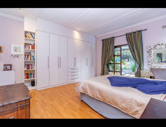 3 BEDROOM FREEHOLD FOR SALE IN NORTHCLIFF